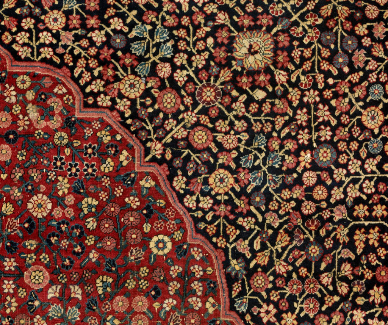 Détail tapis de prière dit Millefleurs, Cachemire, 1ère moitié du 18e siècle. MT 29465. Achat Dubernard, 1910. © © Lyon, musée des Tissus - Sylvain Pretto