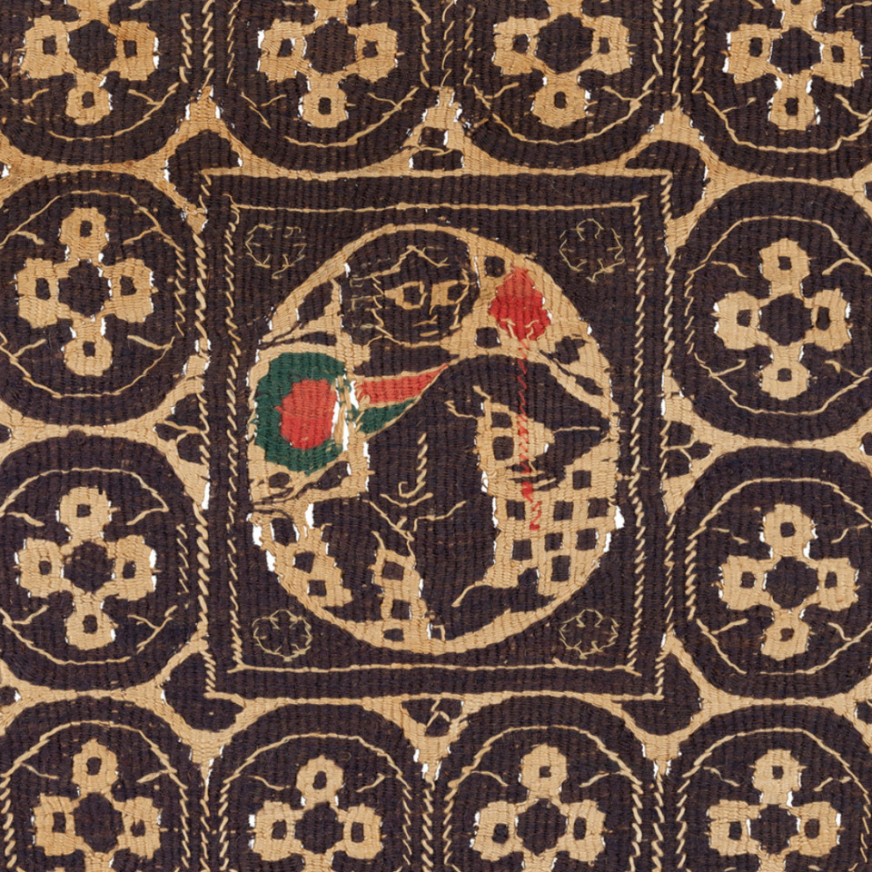 Etoffe représentant un guerrier agenouillé,Akhmîm (Égypte), 7ème siècle  © © Lyon, musée des Tissus - Sylvain Pretto