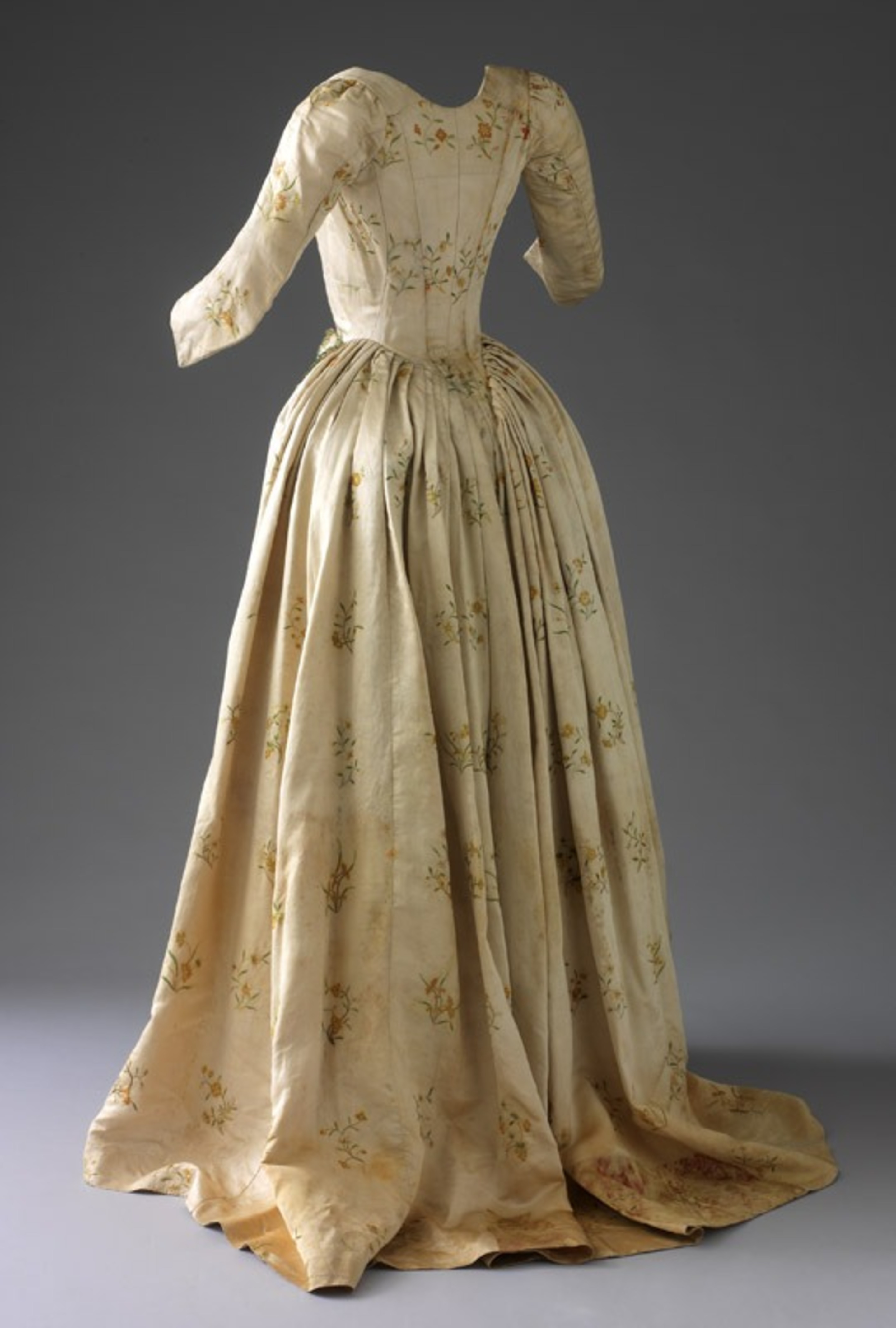 Robe à l'anglaise composée d'une robe de dessus et d'une jupe, europe, XVIIIe siècle. MT 51385.5. Don de Michel Descours, 2005. © © Lyon, musée des Tissus et des Arts décoratifs — Pierre Verrier