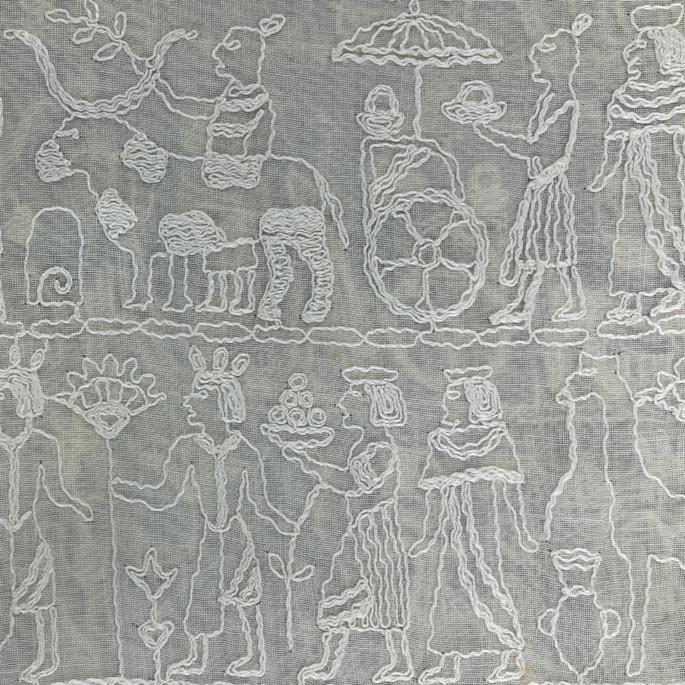Robe à décor égyptisant, vers 1926. MT 2024.12.1. Don de la Société des amis du musée des tissus de Lyon, 2024. ©